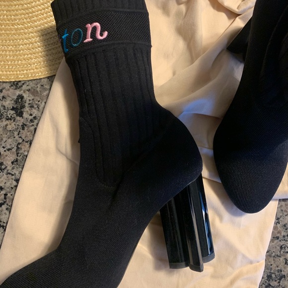 Louis Vuitton Silhouette Boots - Picture 3 of 5